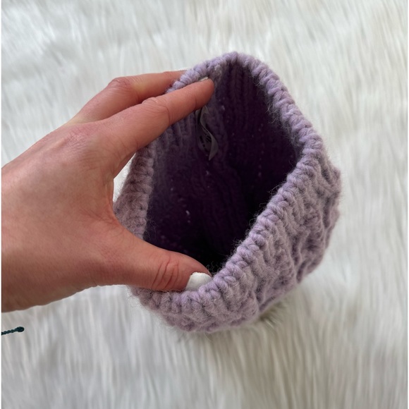 Women’s Nardi & Tagliaferri Lilac Light Purple Knit Winter Pom Pom Hat - Picture 6 of 16